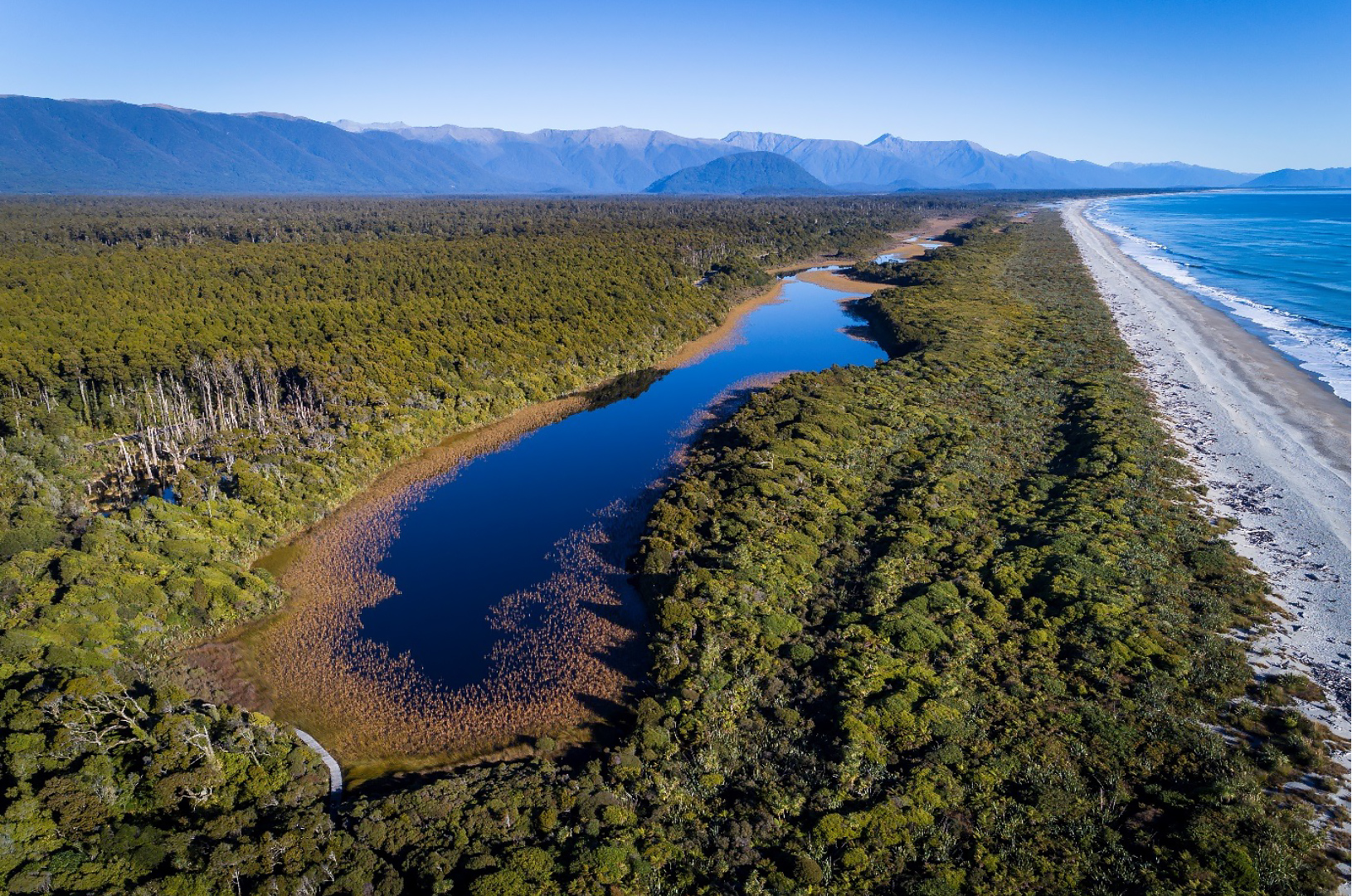 Experience Lake Moeraki