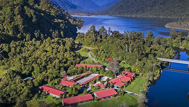 Lake Moeraki Wilderness Lodge